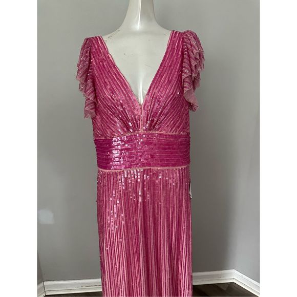 MAC DUGGAL EMBELLISHED FLUTTER CAP SLEEVE A LINE GOWN - Picture 5 of 10